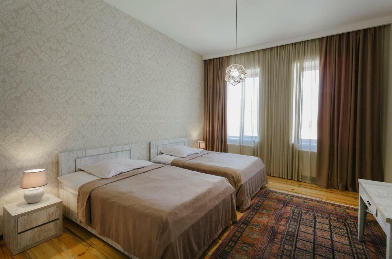 Brick Walls Гори Номер фото